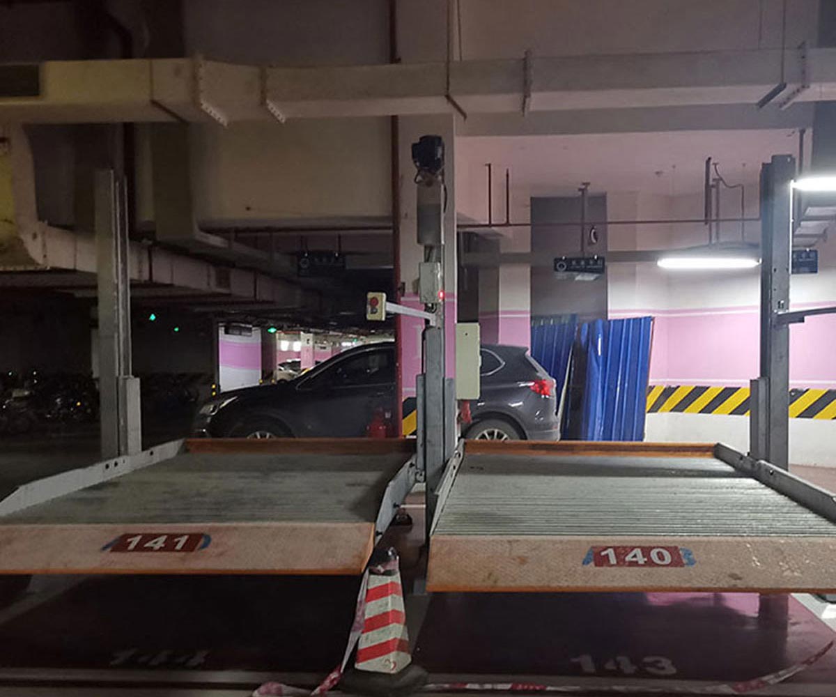 兩層簡(jiǎn)易升降類立體停車庫短租.jpg